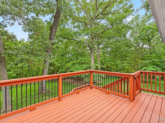 4th image of 14 Carriage Hills Ct
