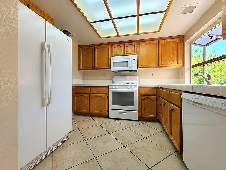 11768 Avalon Ave — Photo 5