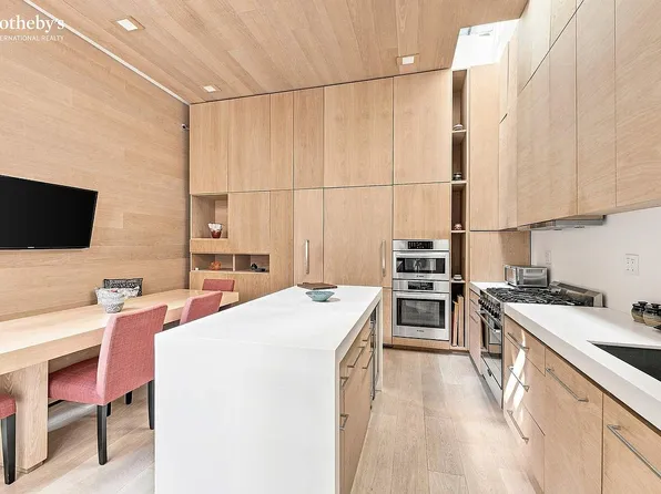 131 E 39th St, New York, NY 10016