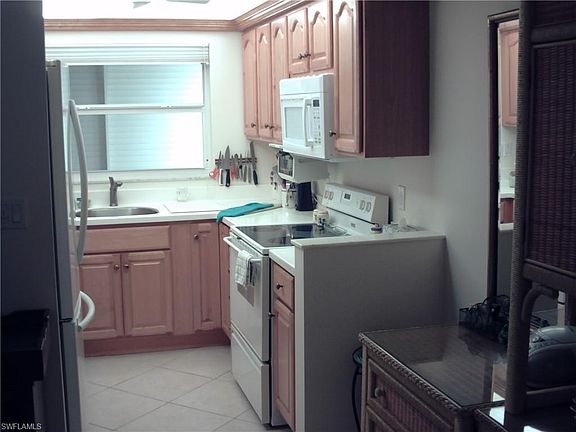 2nd image of 25730 Hickory Blvd APT 632