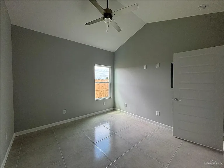 408 Sparrow Rd #4 — Photo 7