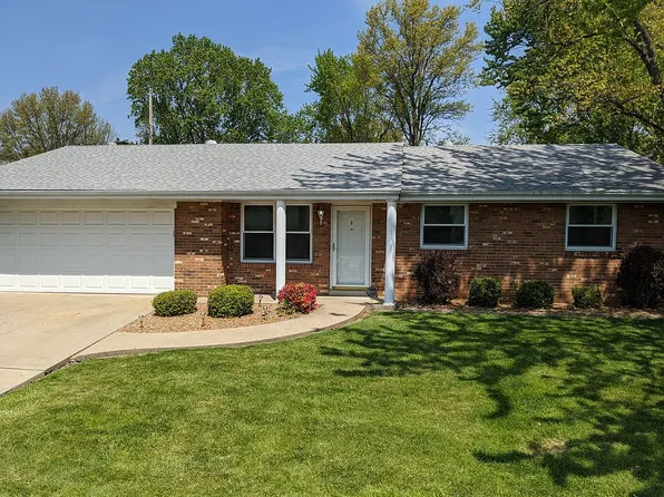 213 Lakeland Blvd, Swansea, IL 62226