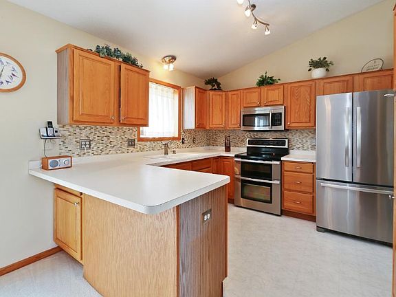 3rd image of 6625 Founders Pkwy