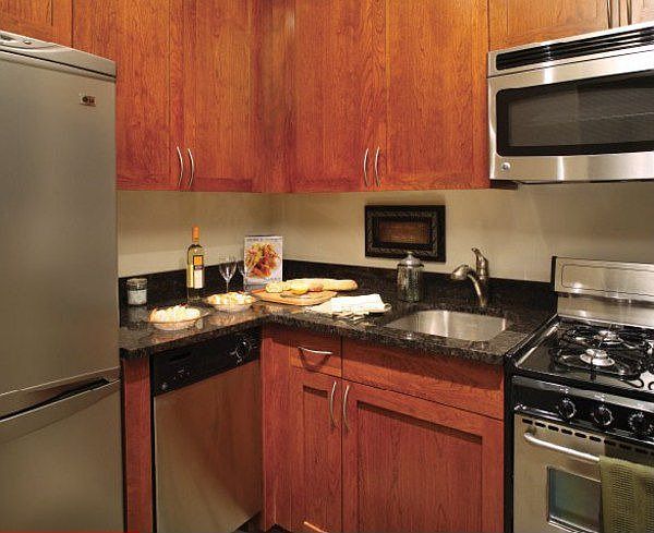 1st image of 52 W 77th St APT 2L