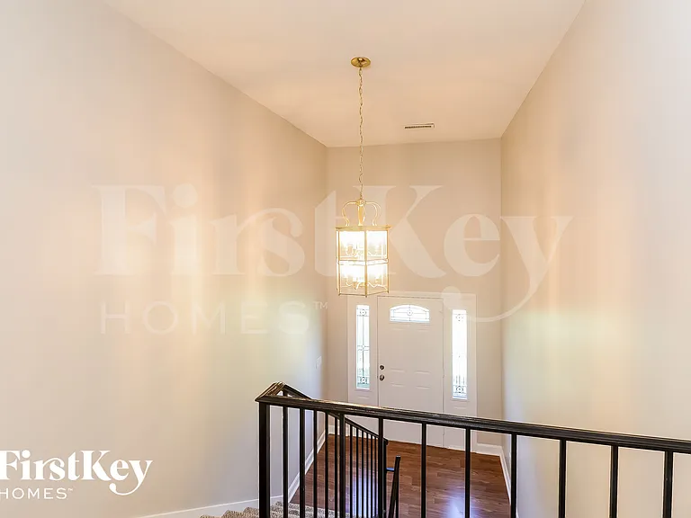 1045 High Ridge Rd — Photo 2