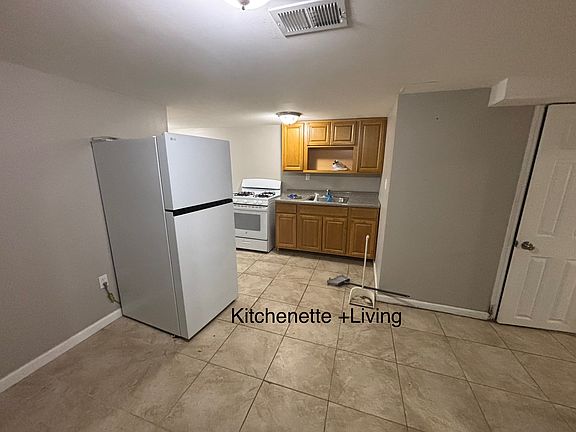 3rd image of 10816 175th St #Basement