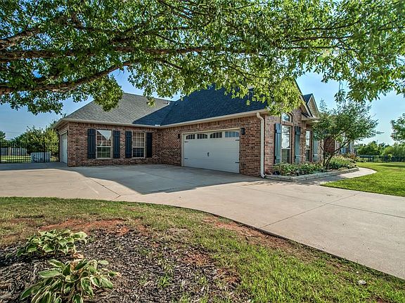 4th image of 6600 SE 163rd Ct