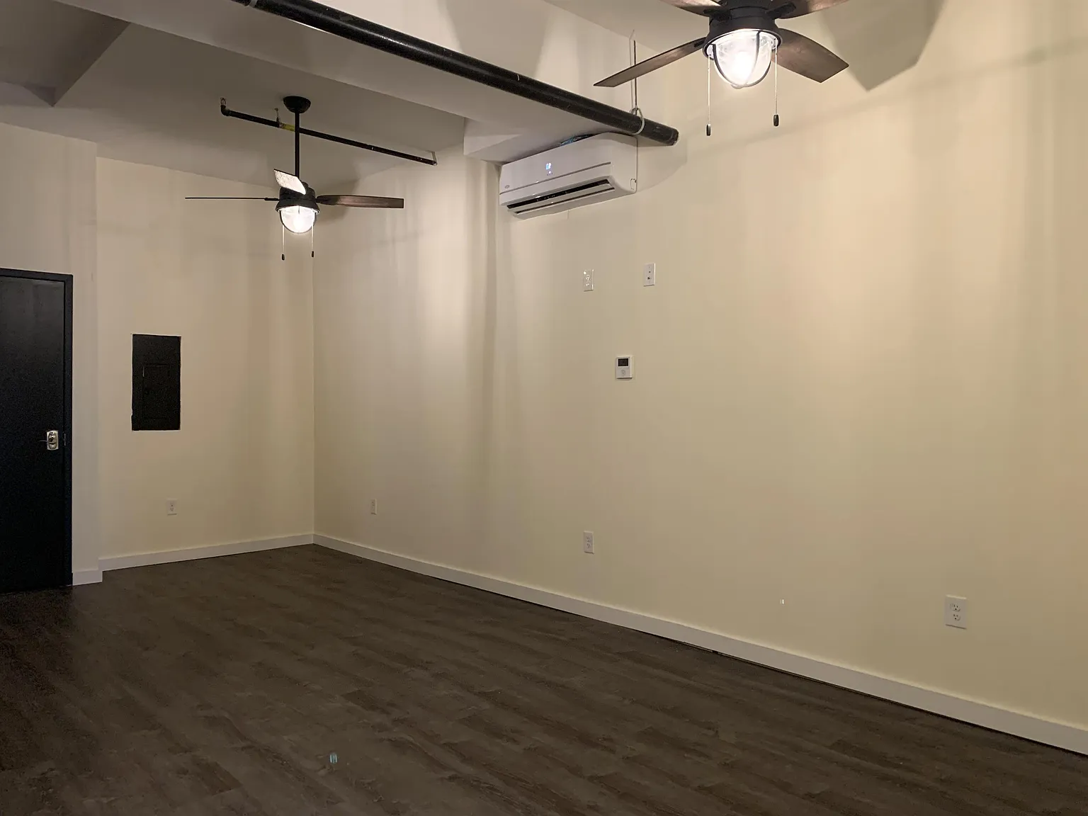 833 N Market St — Photo 4