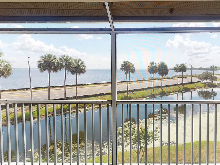 Regatta Shores — Photo 17