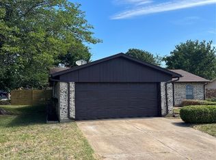 7501 Castillo Rd, Fort Worth, TX 76112