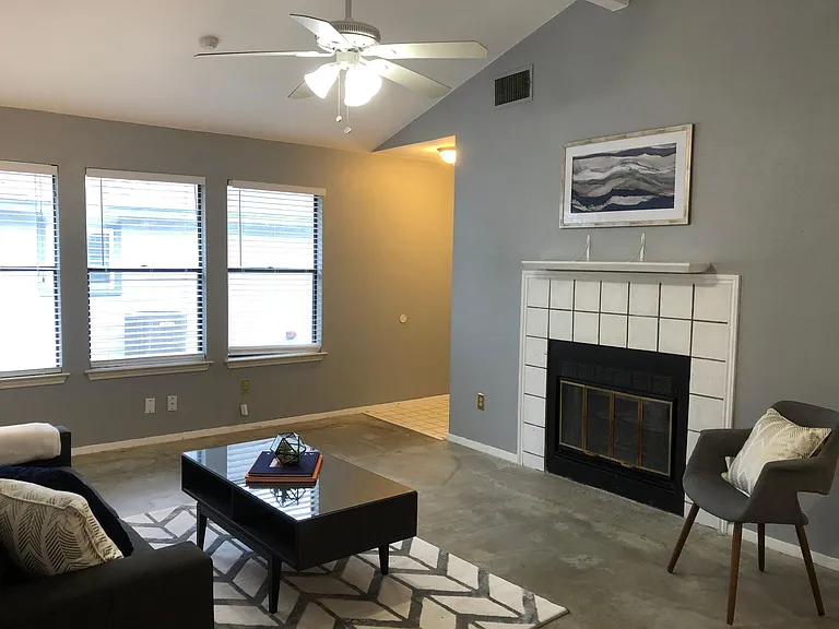 1402 Byers Ln — Photo 6