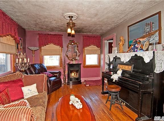 5th image of 26 Wiggins Ave