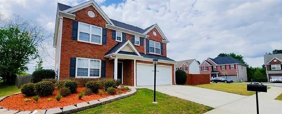 1133 Hawthorn Ln
