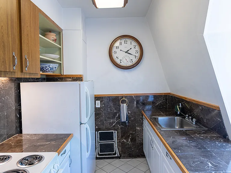 236 Hempstead St #3 — Photo 10