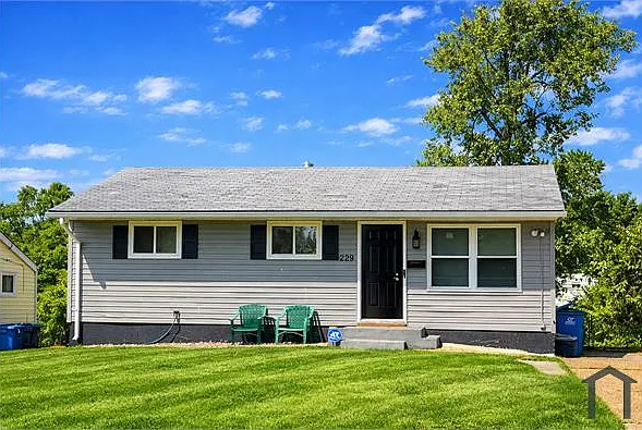229 Grampian Rd — Photo 1