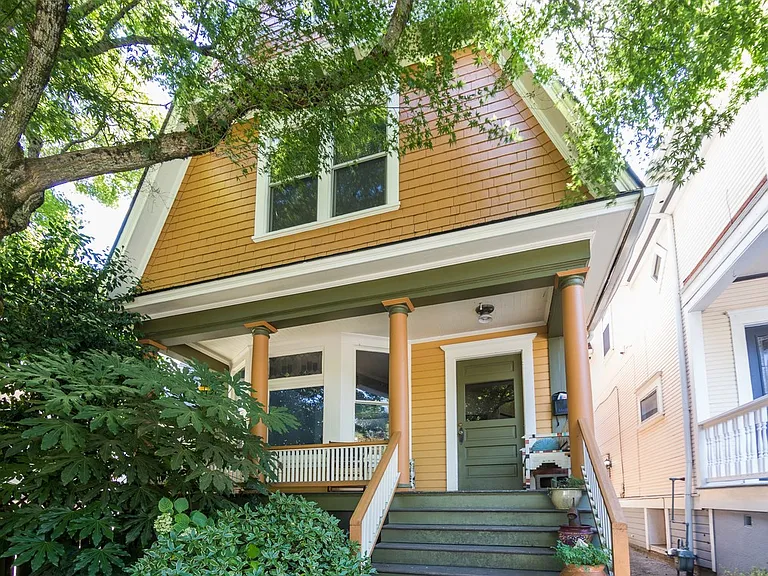 2322 NW Kearney St — Photo 17
