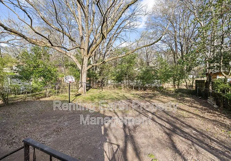 417 Athens Ave — Photo 14