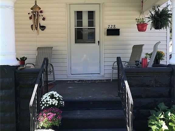 3rd image of 728 E High Ave