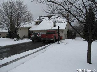 8881 Lombardi Dr, Cicero, NY 13039