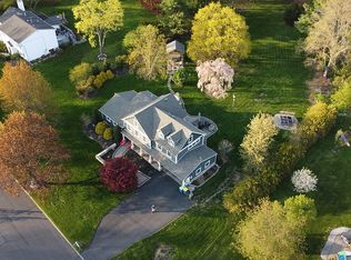 65 Fairview Dr S, Basking Ridge, NJ 07920