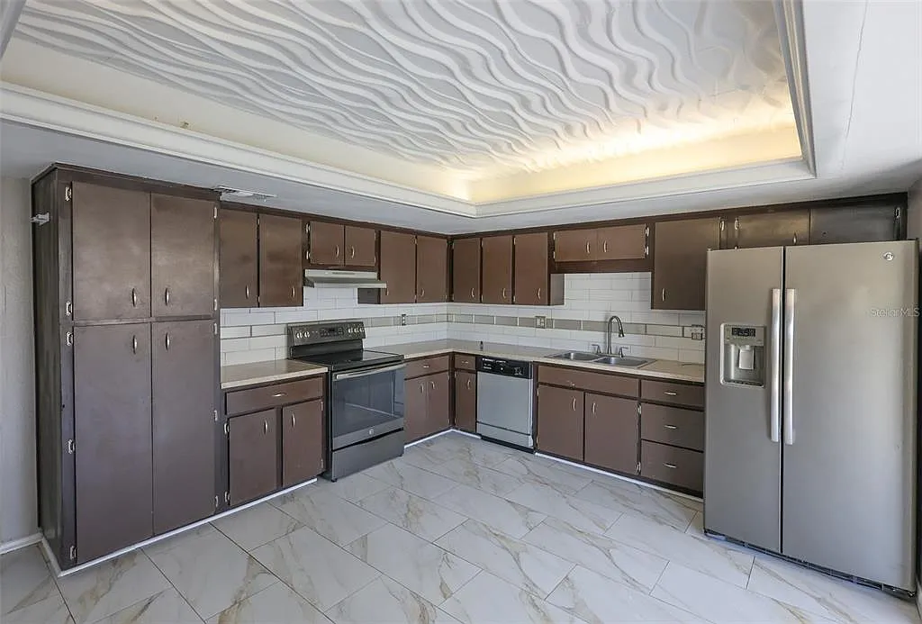 3 bed, 1.5 bath, 1440 sqft, $2,600 — Photo 4