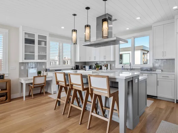 815 Crest Dr, Manhattan Beach, CA 90266