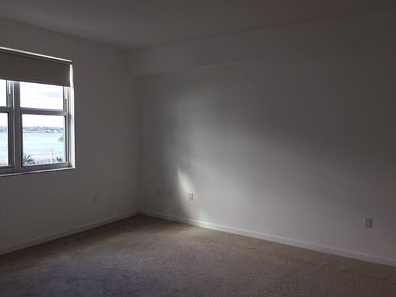 4th image of 7900 Harbor Island Dr #7XX