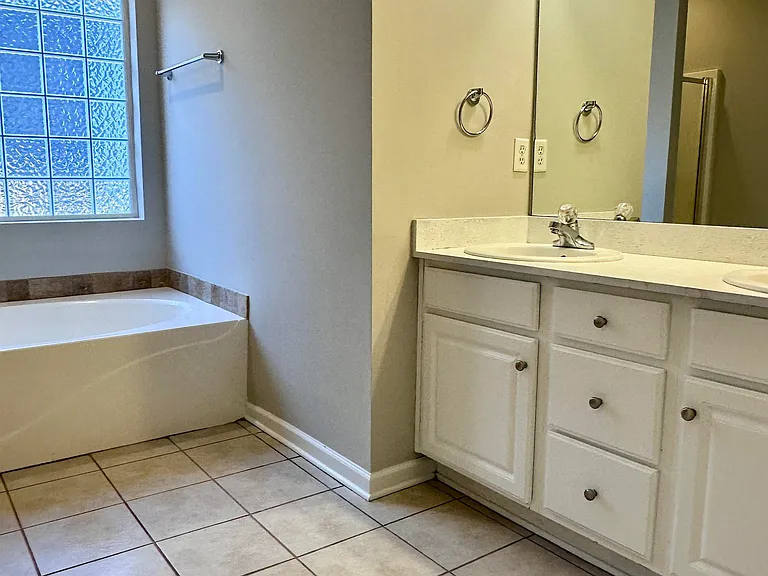 5272 Promenade Dr — Photo 11