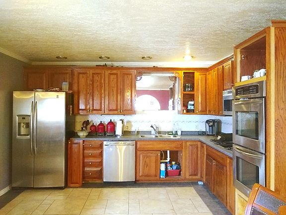 4th image of 614 Spruce Ave