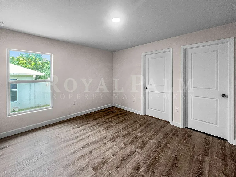 745 Harry Ave S — Photo 29