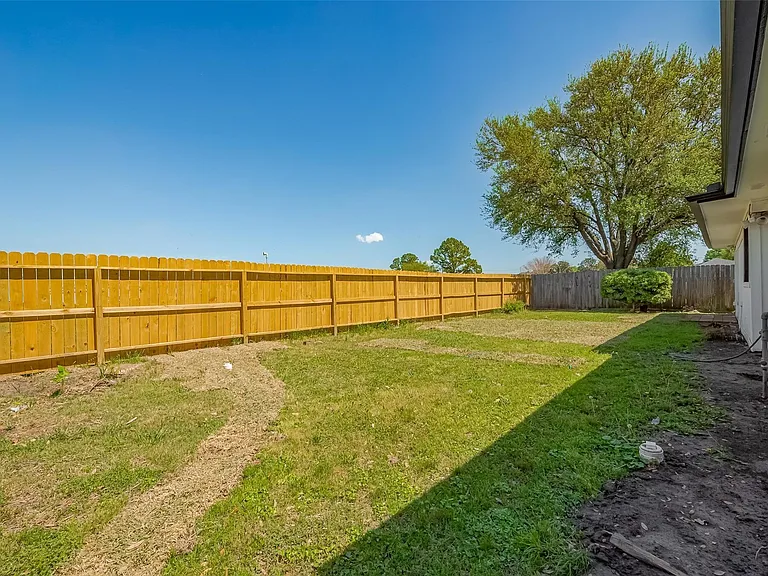 6219 Canada Dr — Photo 36