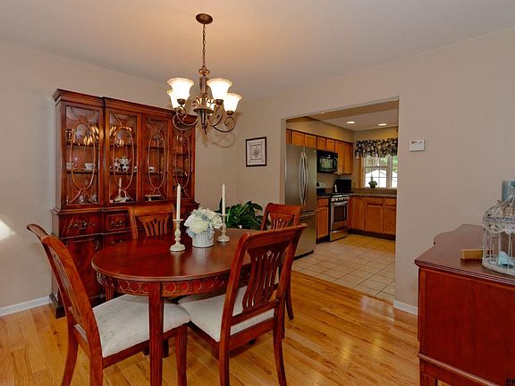 5th image of 23 Damascus Dr