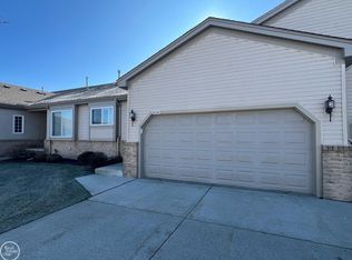 29154 Cherry Oak Dr #245, New Baltimore, MI 48051