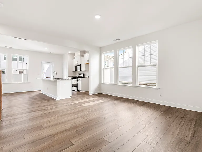 164 Hyacinth Ln — Photo 4
