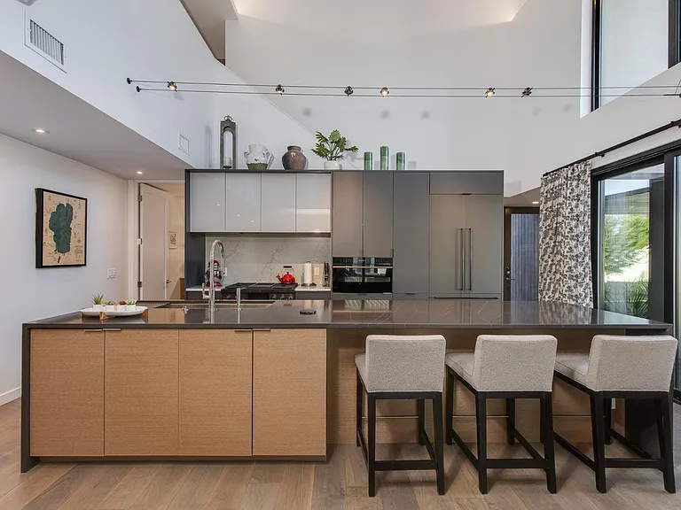 1341 E Pomelo Grove Ln — Photo 3