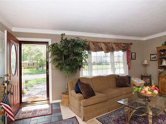 5th image of 2201 Southlea Dr
