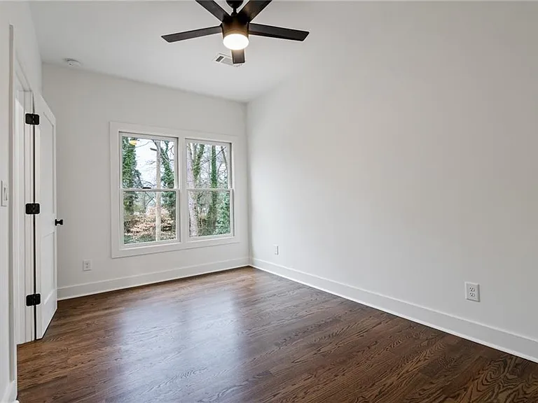 1453 Bridges Ave SW — Photo 18