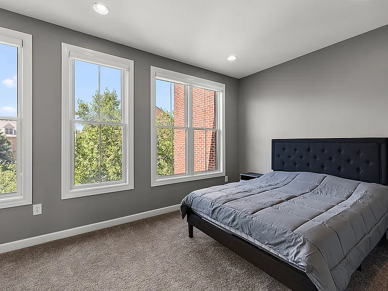 527 Lewis St — Photo 36