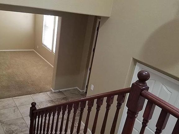 4th image of 3345-1 E Franklin Ave