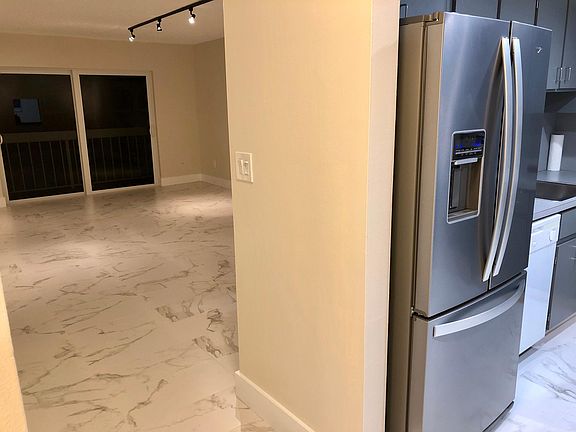 5th image of 7732 Camino Real #F