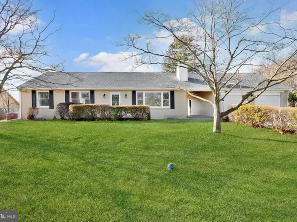 384 Norton Ave, Coatesville, PA 19320