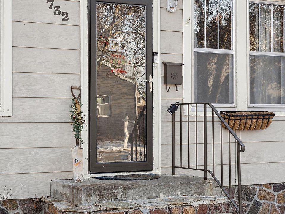 1st image of 732 McKinley Pl S