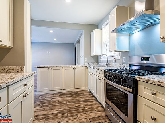 5th image of 855 N 13th St #581