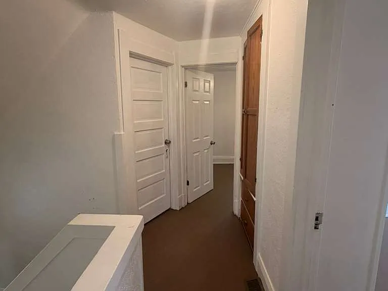 348 Spencer St — Photo 14