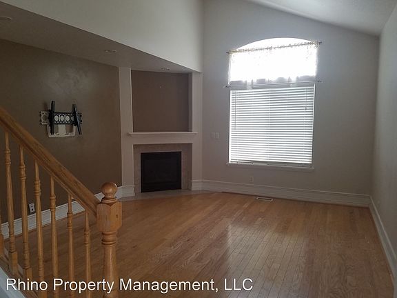 2nd image of 2292 W Fairway Dr