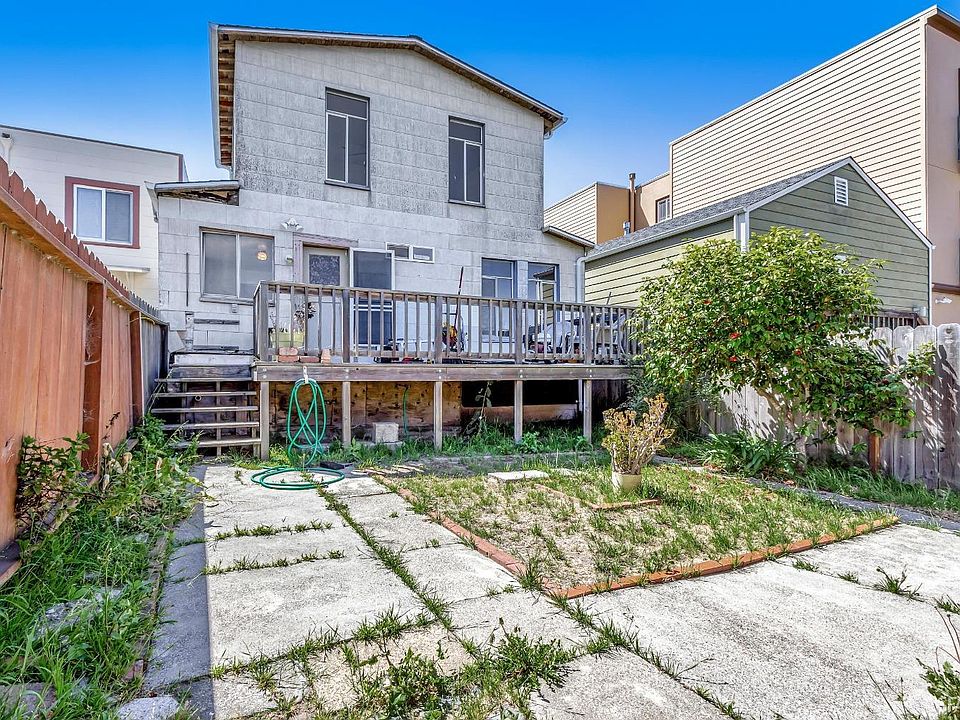 2nd image of 311 Accacia St