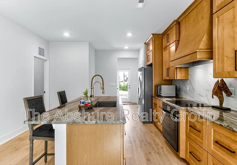 806 Dorset Stream Dr — Photo 8