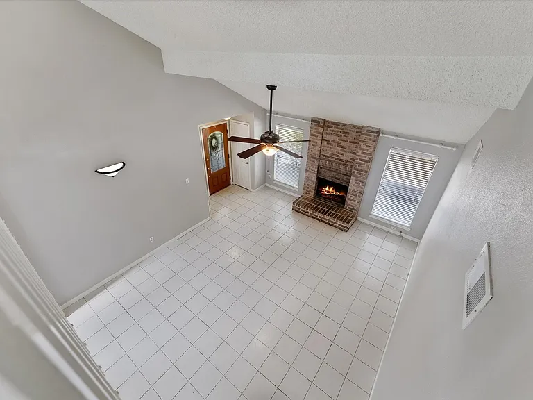 4311 Piney Creek Ln — Photo 17