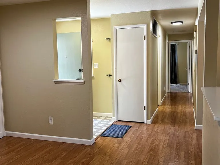 515 Nancy Cir — Photo 8