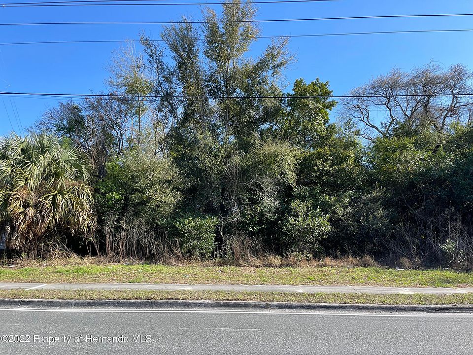 1st image of 9504 Spring Hill Dr